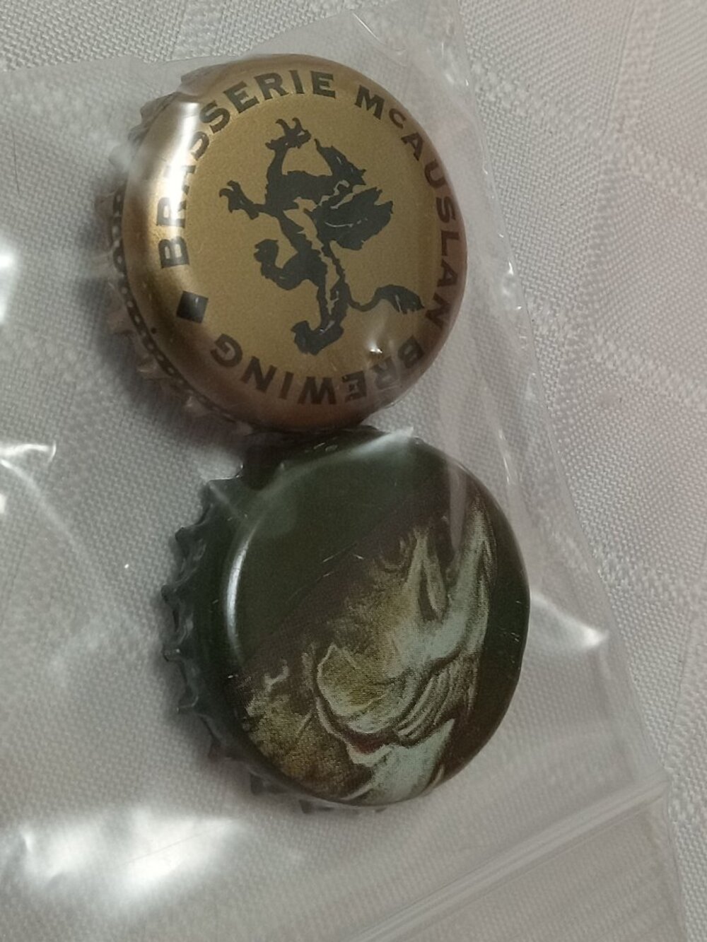 Set of two handmade pins made with glass bottle caps